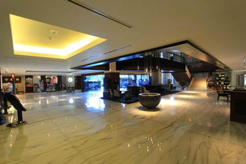 Blue Sky Hotel Balikpapan Esterno foto