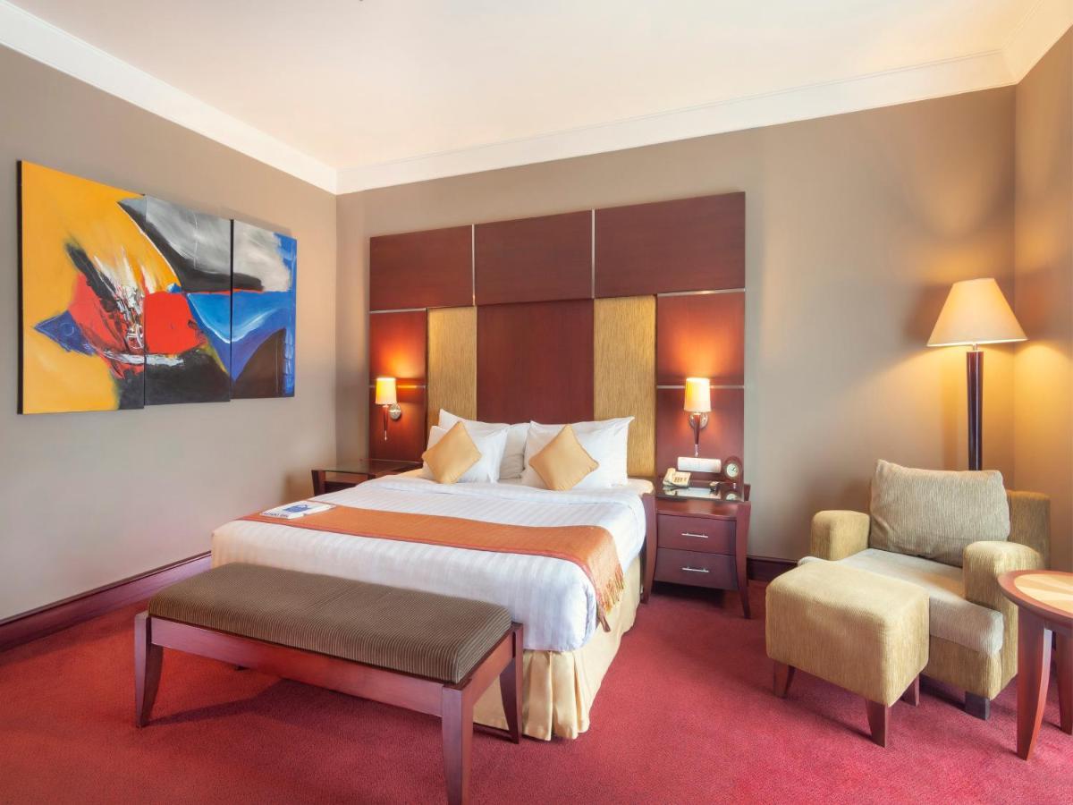 Blue Sky Hotel Balikpapan Esterno foto