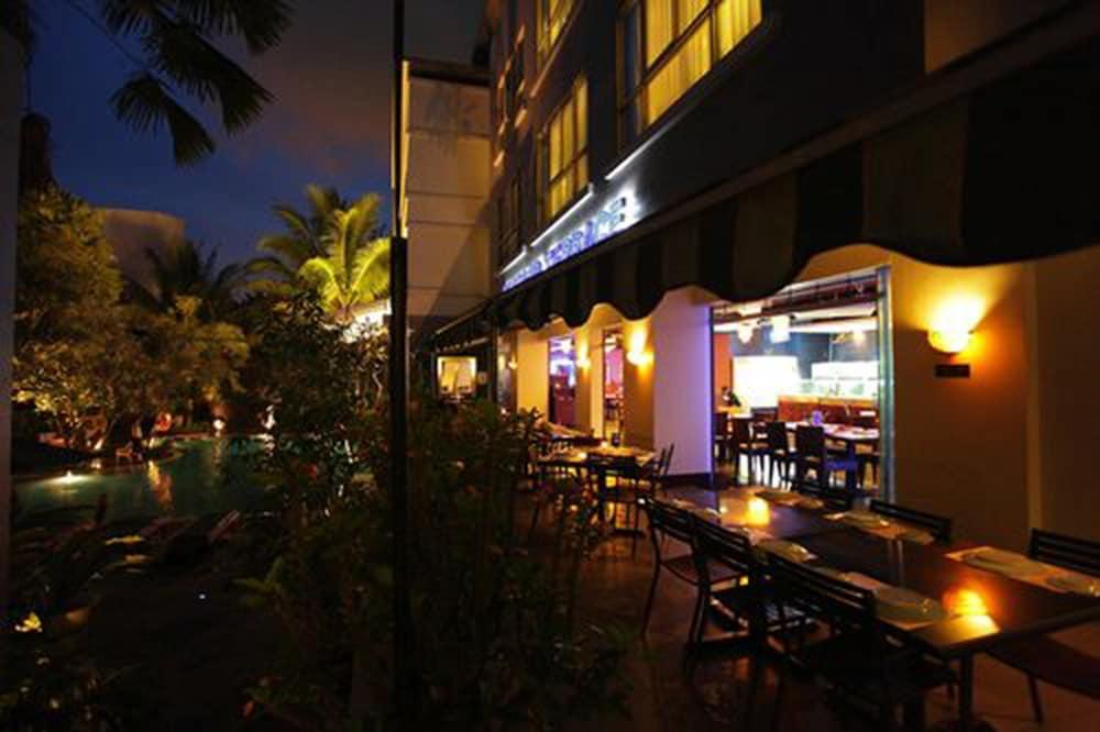 Blue Sky Hotel Balikpapan Esterno foto