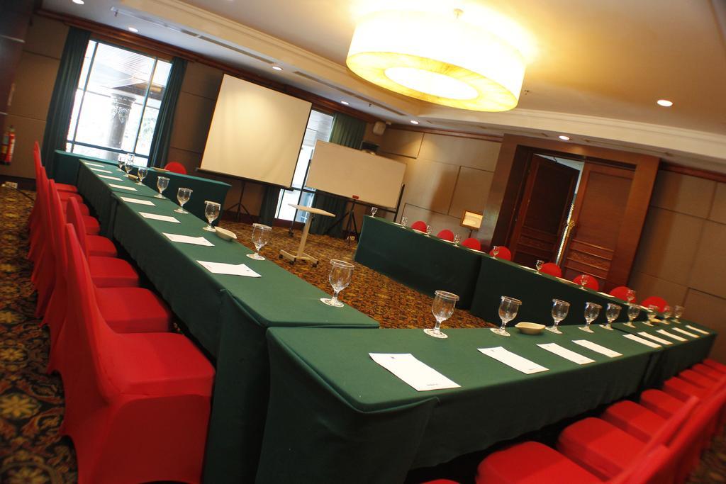 Blue Sky Hotel Balikpapan Esterno foto