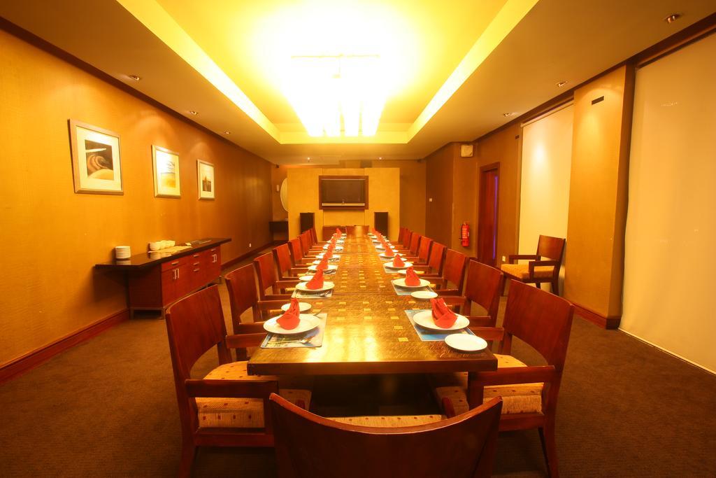 Blue Sky Hotel Balikpapan Esterno foto