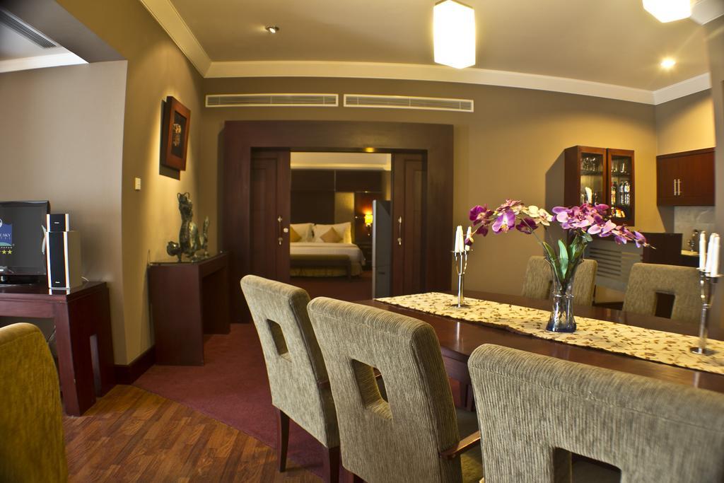 Blue Sky Hotel Balikpapan Esterno foto