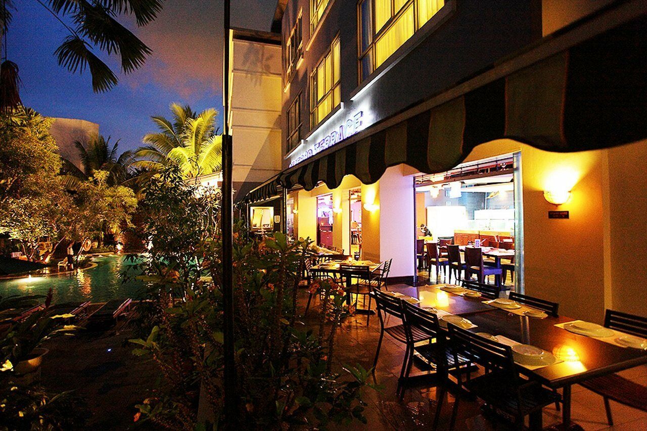 Blue Sky Hotel Balikpapan Esterno foto
